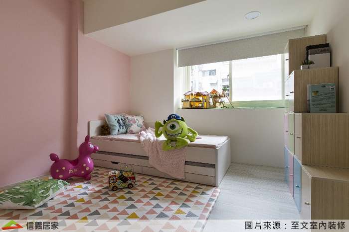 白色小孩房室內裝潢設計，包括床、收納櫃裝潢圖片