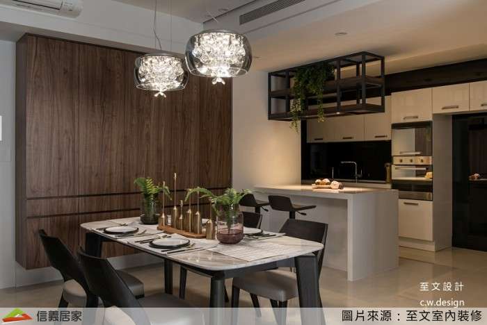 咖啡色餐廳室內裝潢設計，包括收納櫃、餐桌裝潢圖片