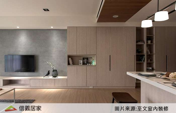 米色客廳室內裝潢設計，包括收納櫃、電視牆、燈具裝潢圖片