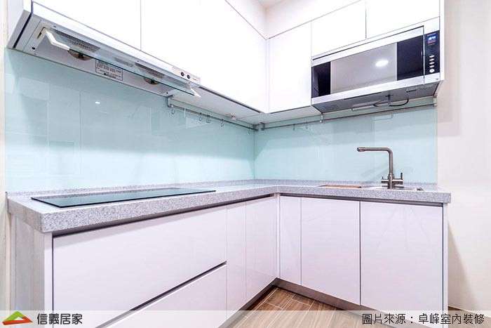 白色廚房室內裝潢設計，包括流理台裝潢圖片