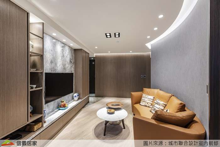 咖啡色客廳室內裝潢設計，包括沙發、茶几、電視牆、電視櫃裝潢圖片