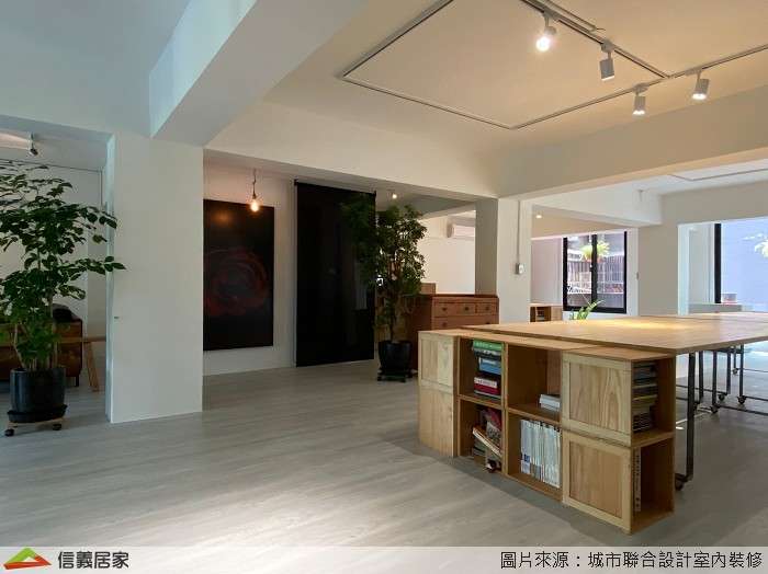 白色商業空間,白色辦公室室內裝潢設計，包括收納櫃、椅子、置物櫃、辦公桌裝潢圖片