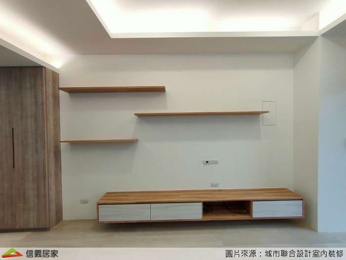白色客廳室內裝潢設計，包括收納櫃、電視櫃、矮櫃、展示櫃、置物櫃裝潢圖片