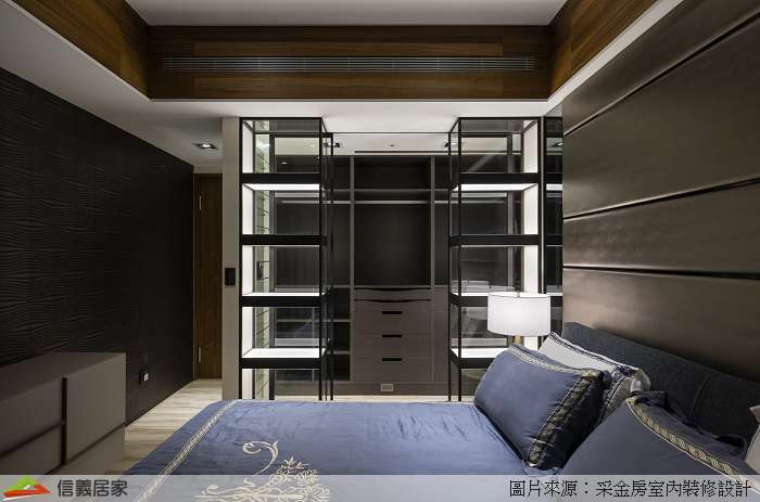 黑色臥室室內裝潢設計，包括床、矮櫃、置物櫃裝潢圖片