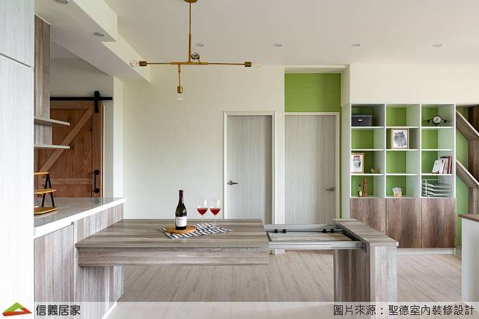 白色餐廳室內裝潢設計，包括收納櫃、吊燈、餐桌、置物櫃裝潢圖片