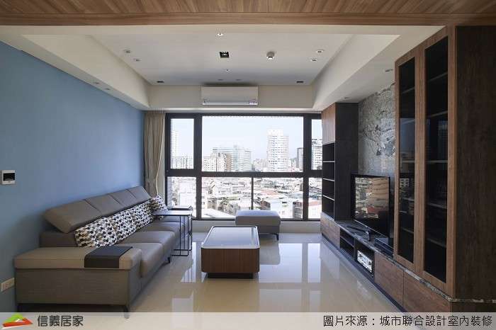 藍色客廳室內裝潢設計，包括沙發、茶几、電視櫃、沙發牆裝潢圖片