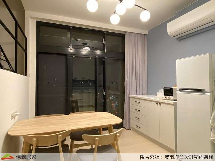 白色餐廳室內裝潢設計，包括收納櫃、吊燈、餐桌、餐椅、置物櫃裝潢圖片